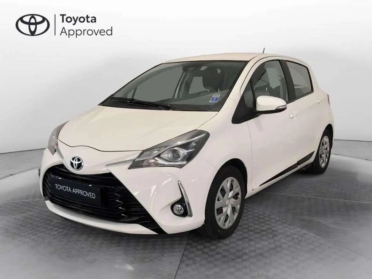 Photo 1 : Toyota Yaris 2020 Petrol