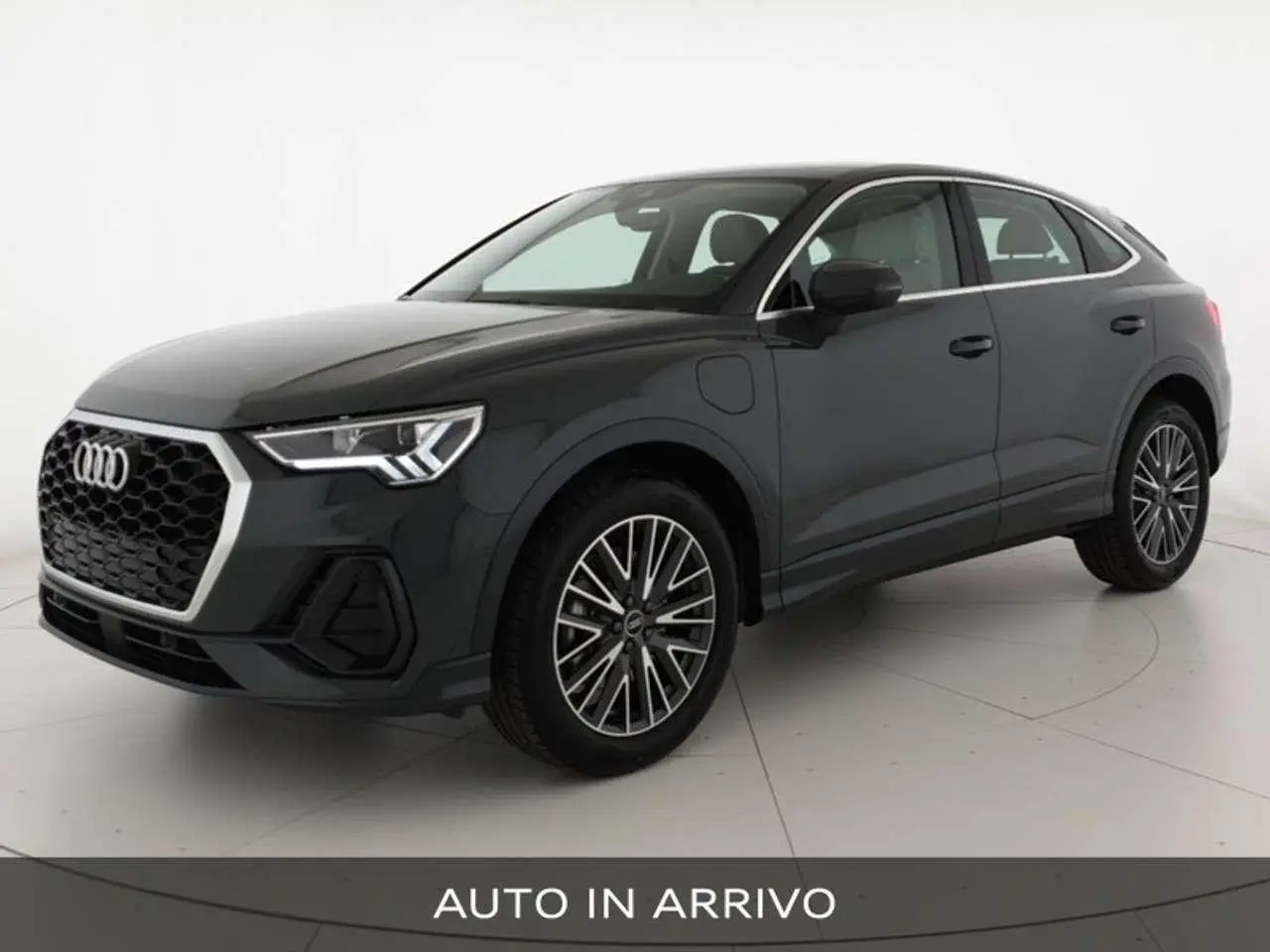 Photo 1 : Audi Q3 2021 Hybride