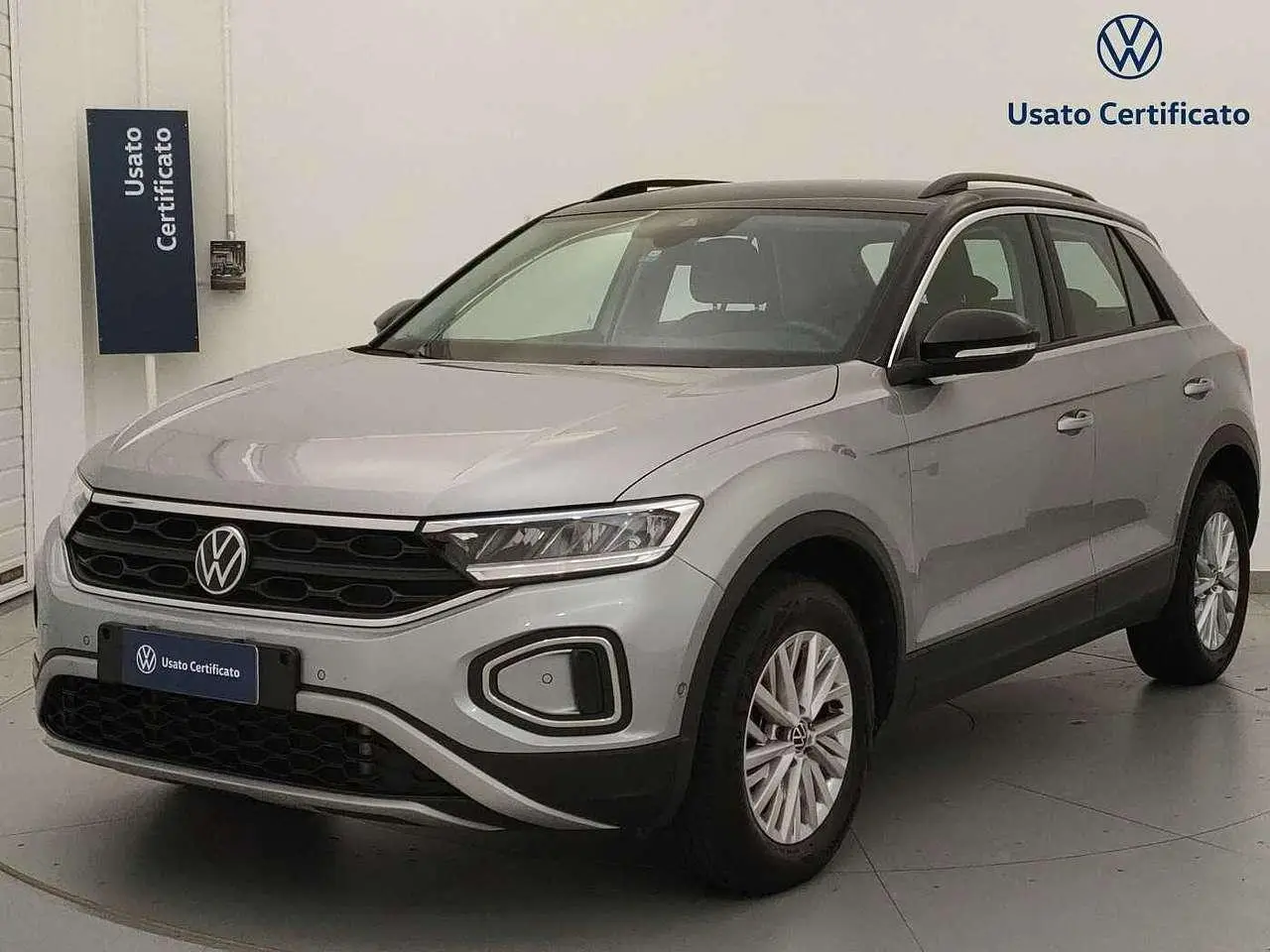 Photo 1 : Volkswagen T-roc 2022 Petrol