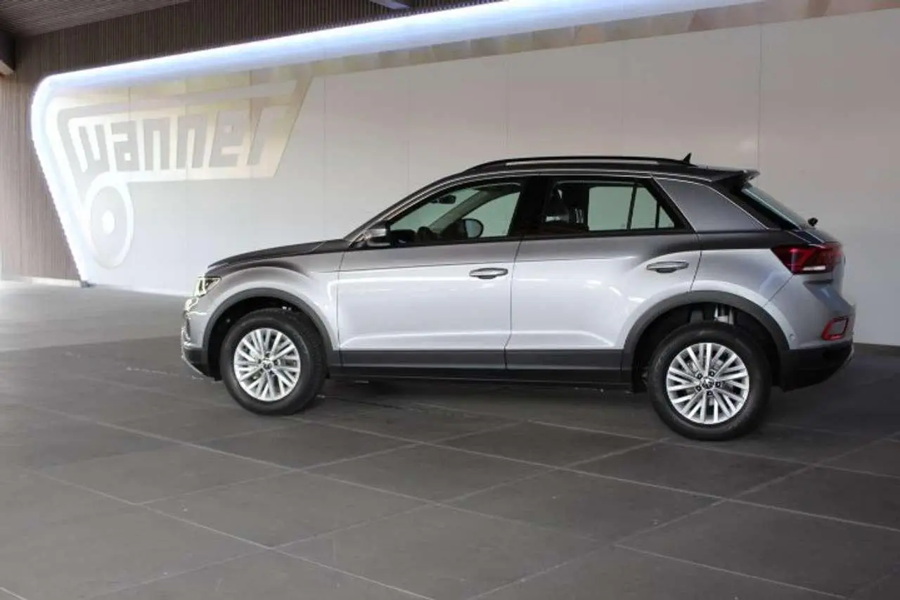 Photo 1 : Volkswagen T-roc 2024 Essence