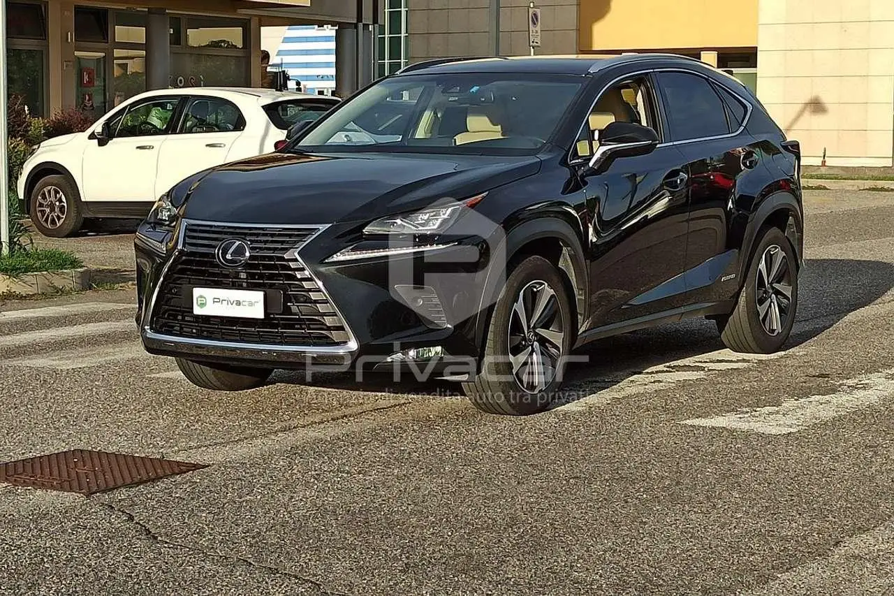 Photo 1 : Lexus Nx 2018 Hybrid