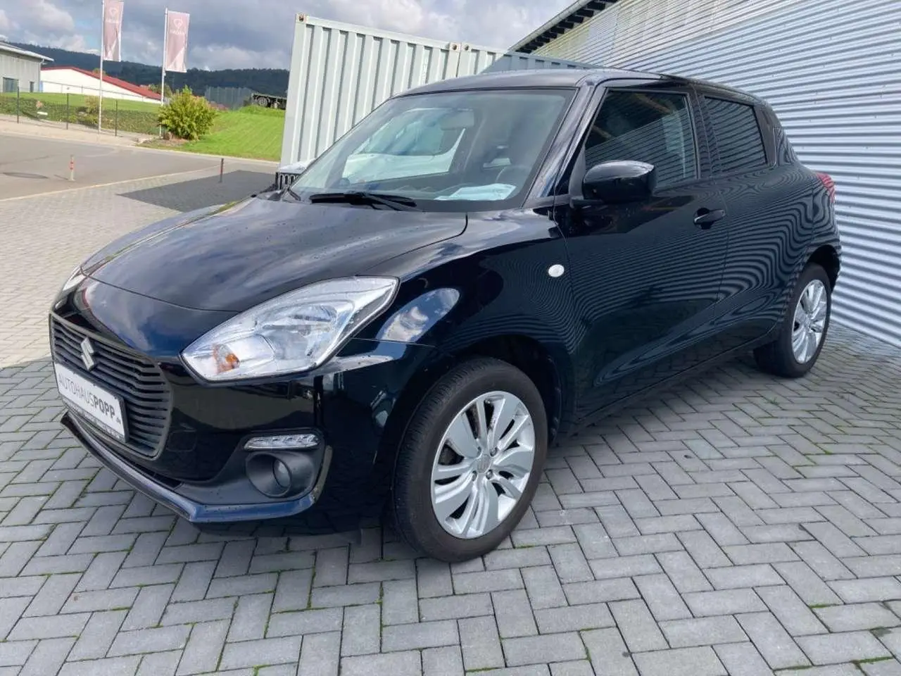 Photo 1 : Suzuki Swift 2018 Petrol