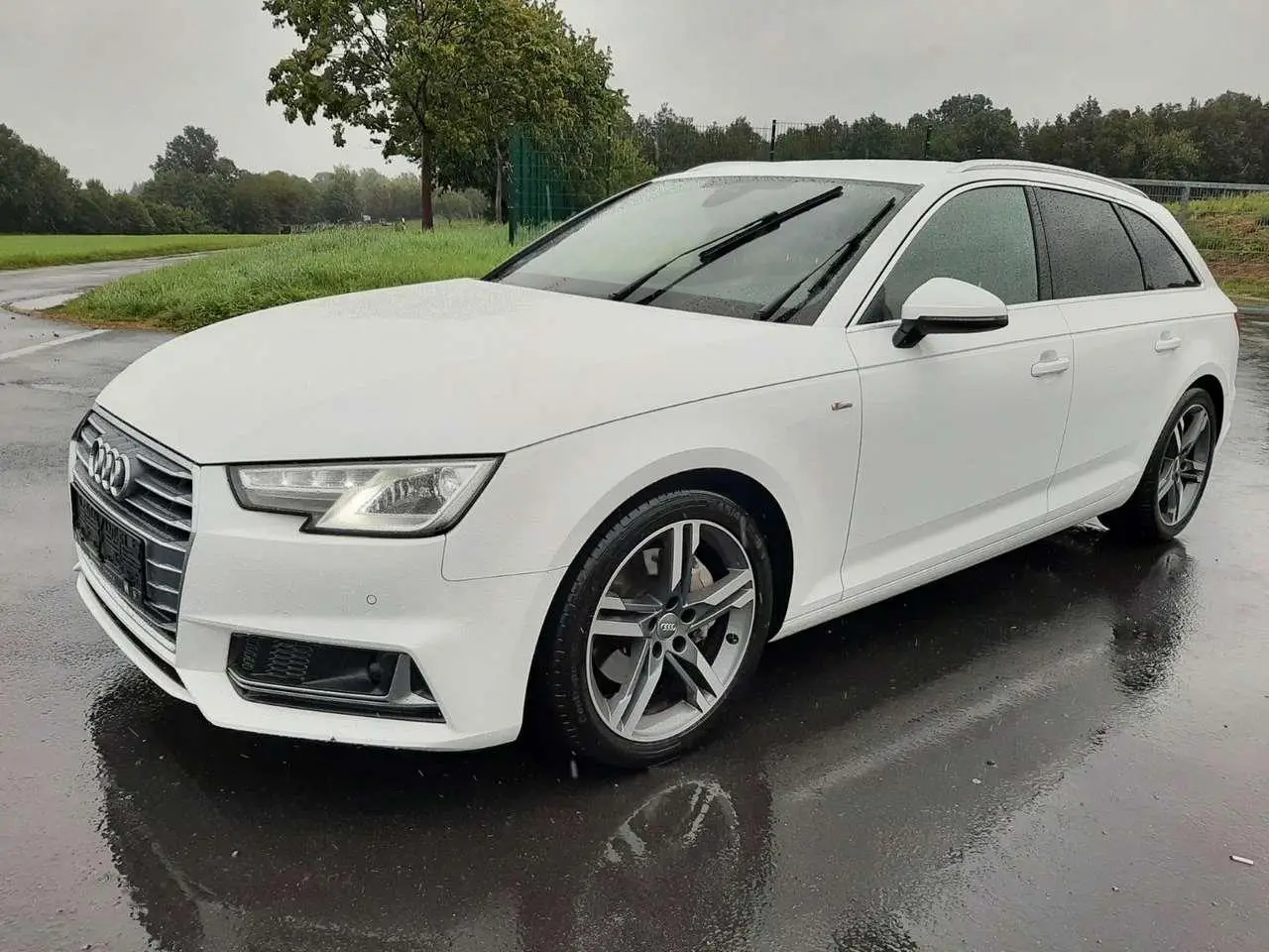 Photo 1 : Audi A4 2019 Diesel