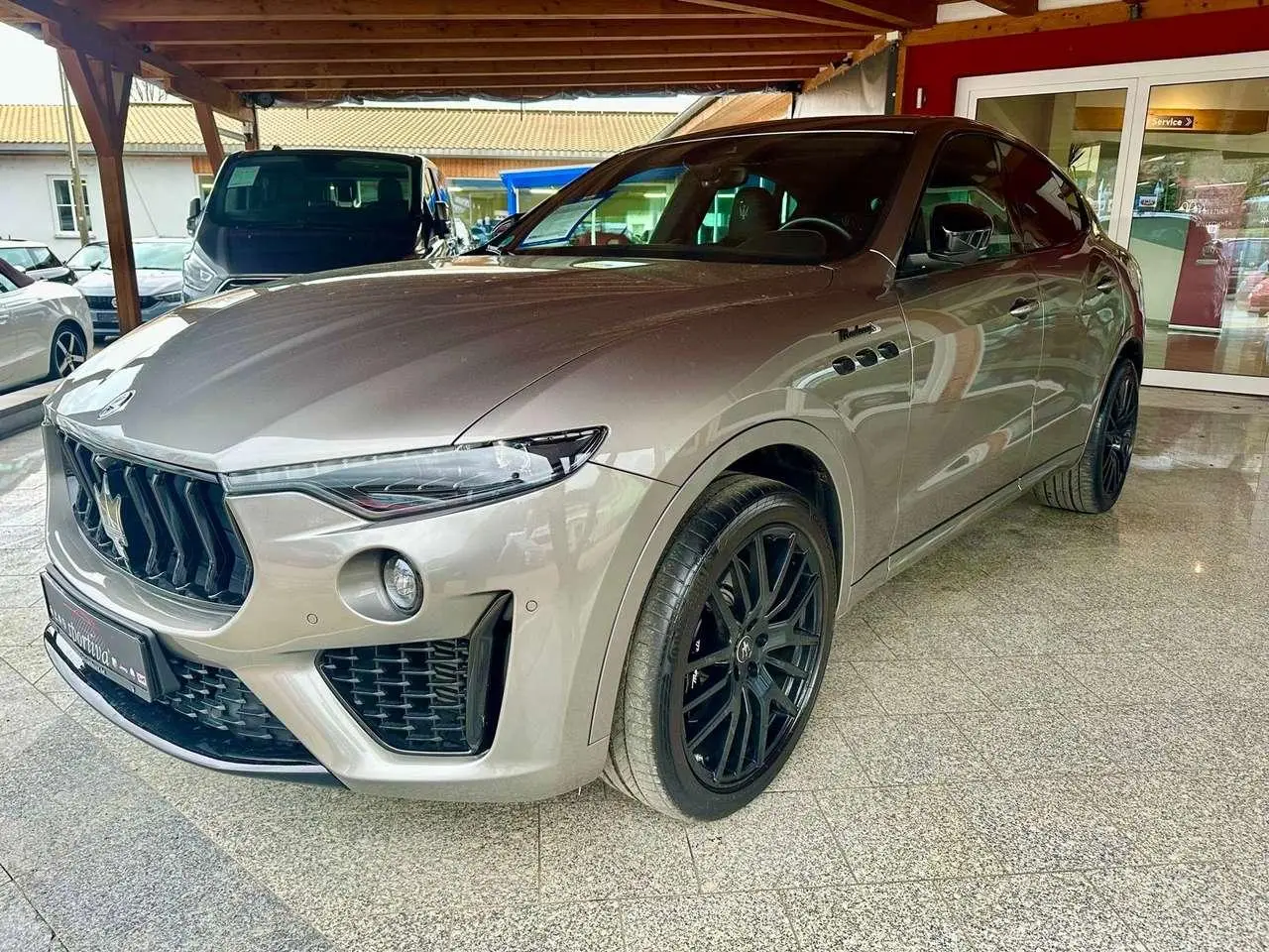 Photo 1 : Maserati Levante 2022 Essence