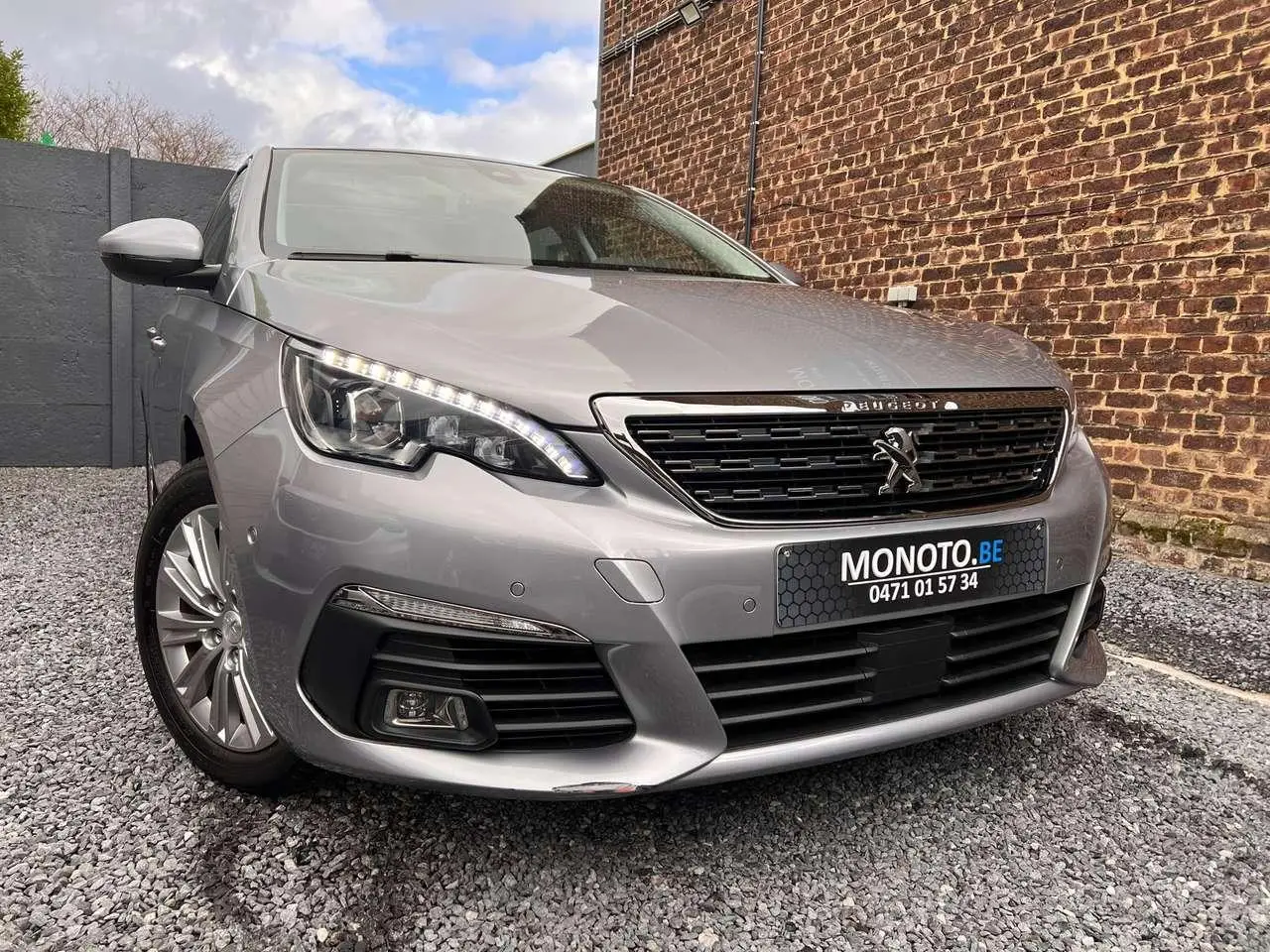 Photo 1 : Peugeot 308 2018 Petrol