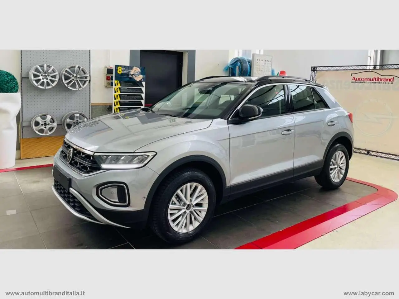 Photo 1 : Volkswagen T-roc 2024 Petrol