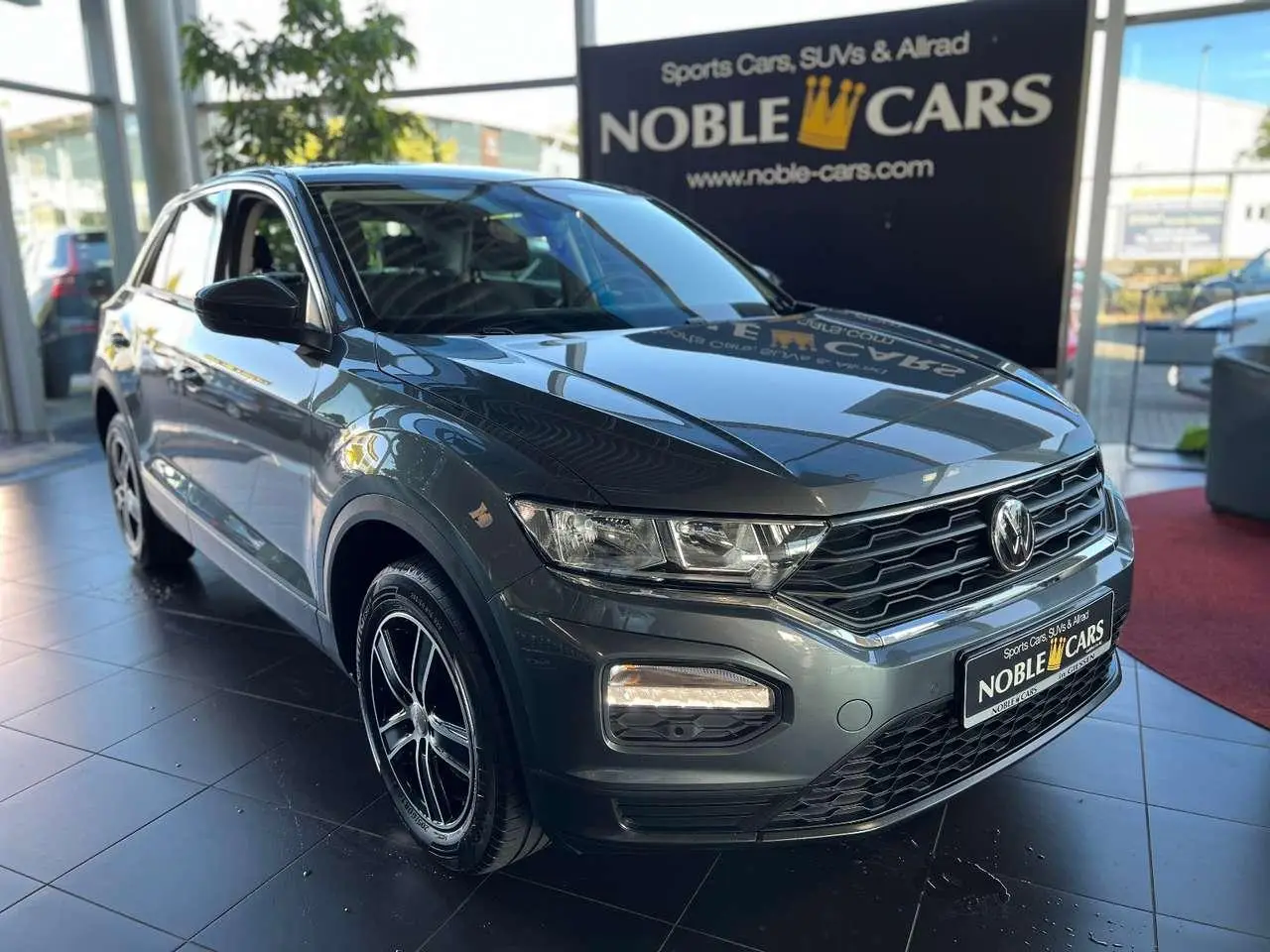 Photo 1 : Volkswagen T-roc 2018 Essence