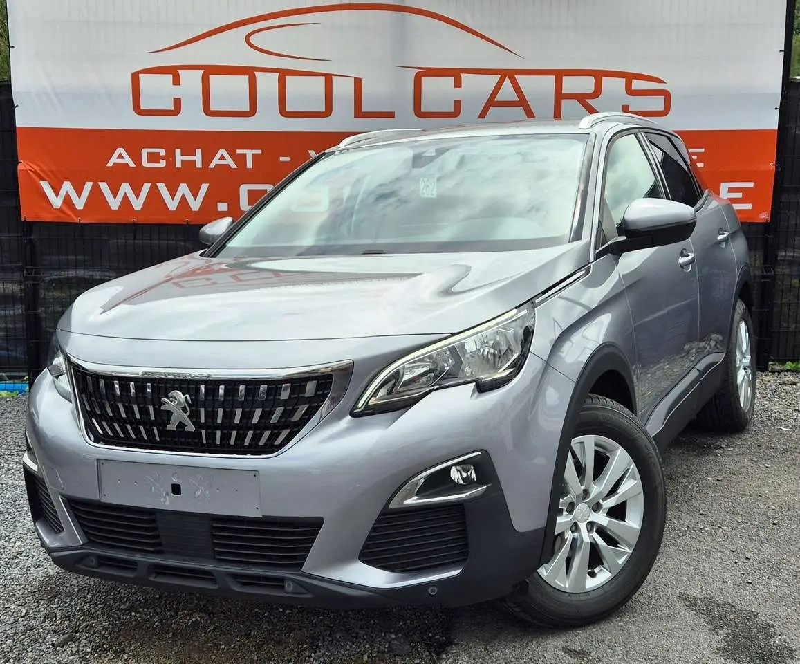 Photo 1 : Peugeot 3008 2017 Essence