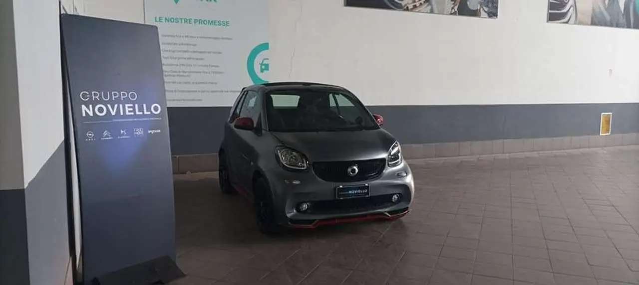 Photo 1 : Smart Fortwo 2017 Petrol