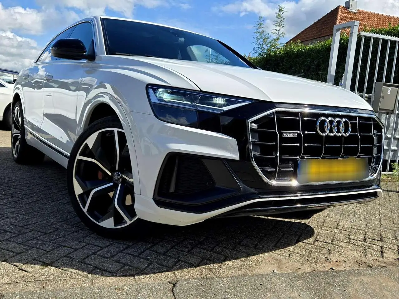 Photo 1 : Audi Q8 2019 Hybride