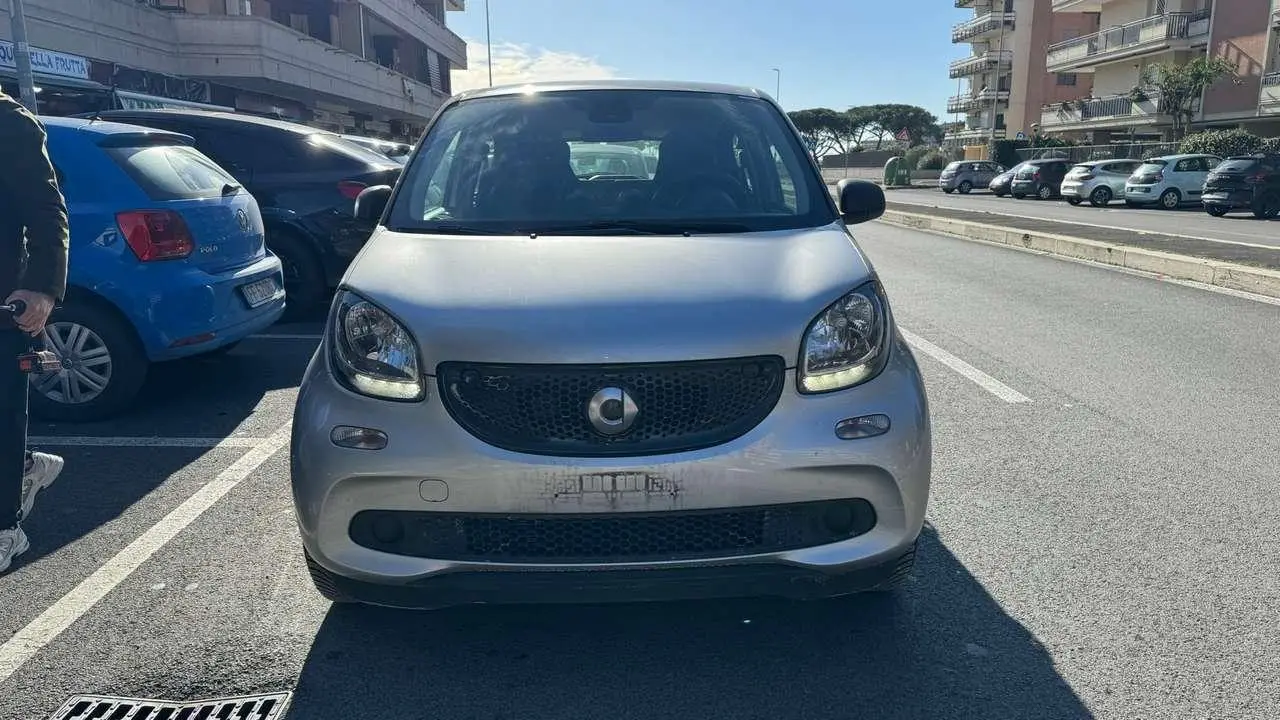 Photo 1 : Smart Forfour 2019 Essence