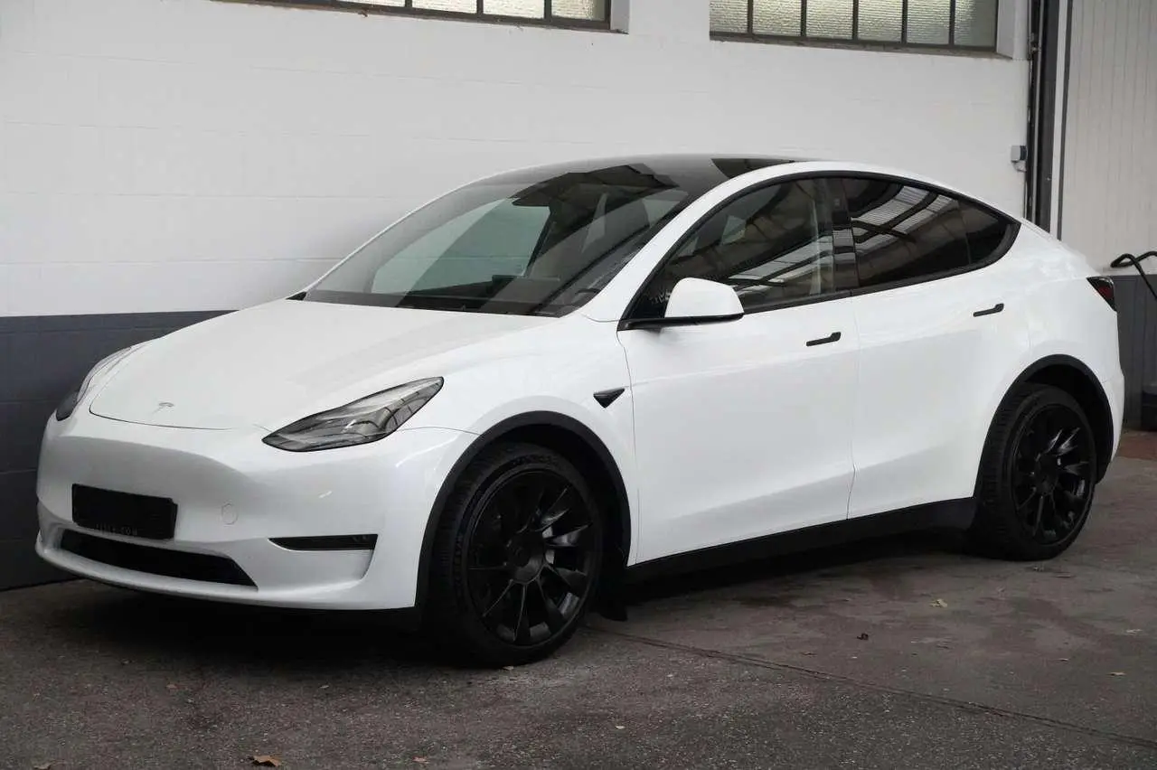 Photo 1 : Tesla Model Y 2023 Électrique