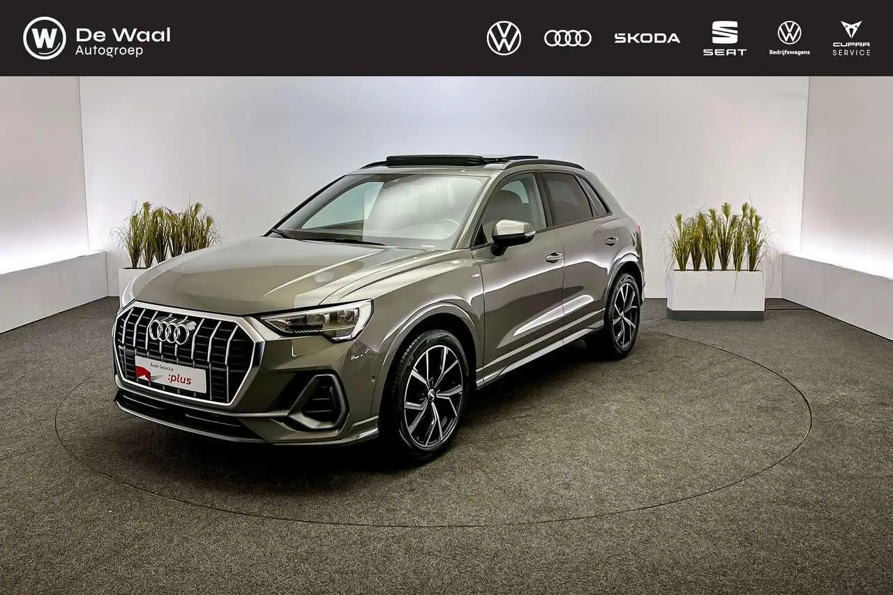 Photo 1 : Audi Q3 2019 Essence