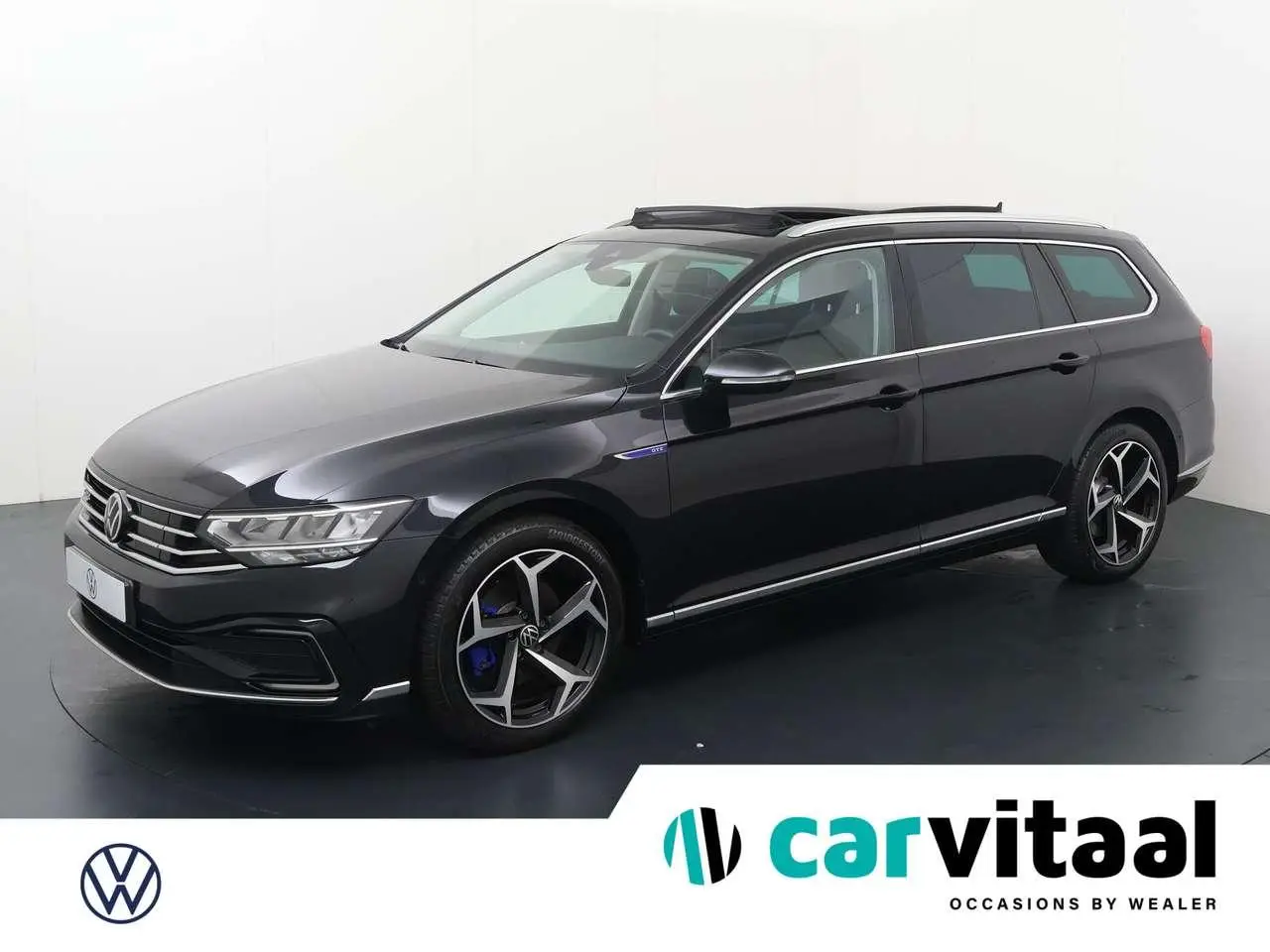 Photo 1 : Volkswagen Passat 2021 Essence