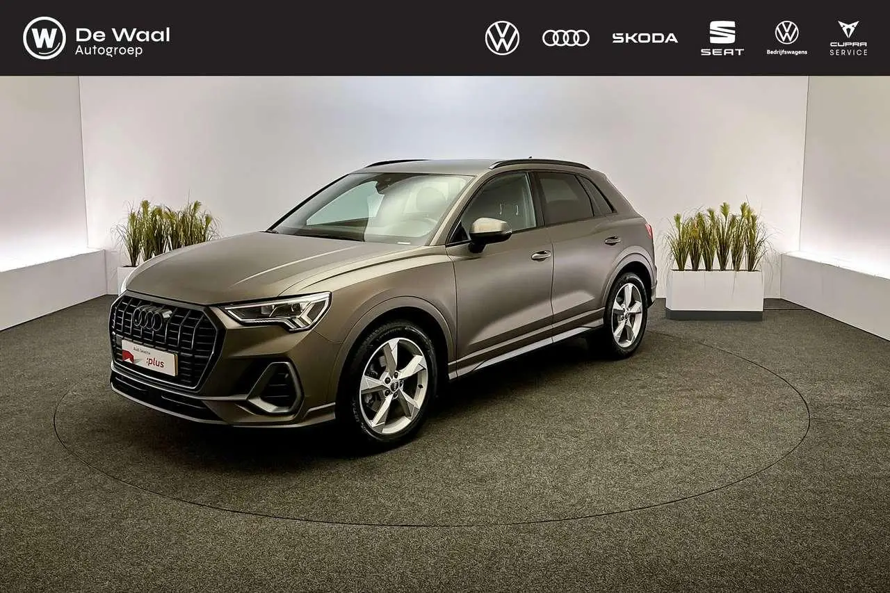 Photo 1 : Audi Q3 2019 Petrol