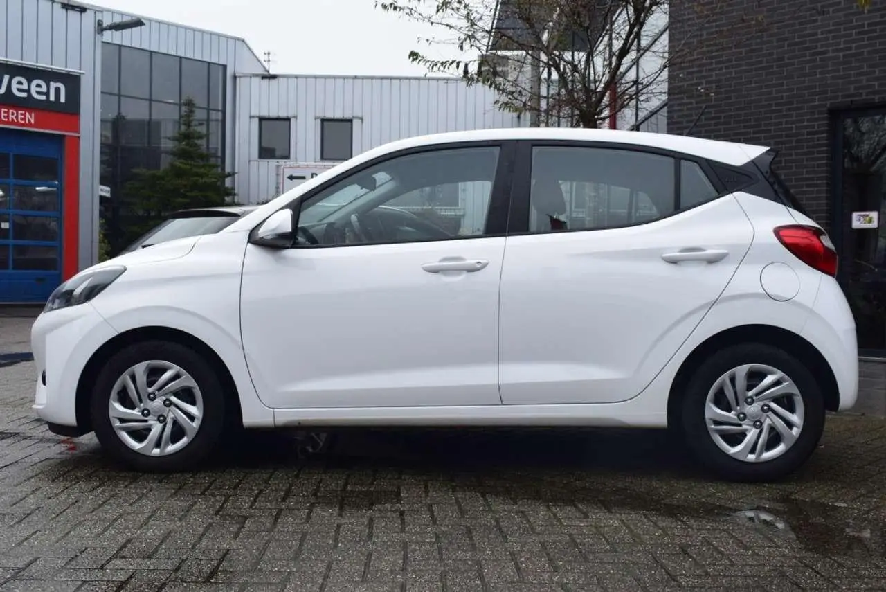 Photo 1 : Hyundai I10 2023 Petrol