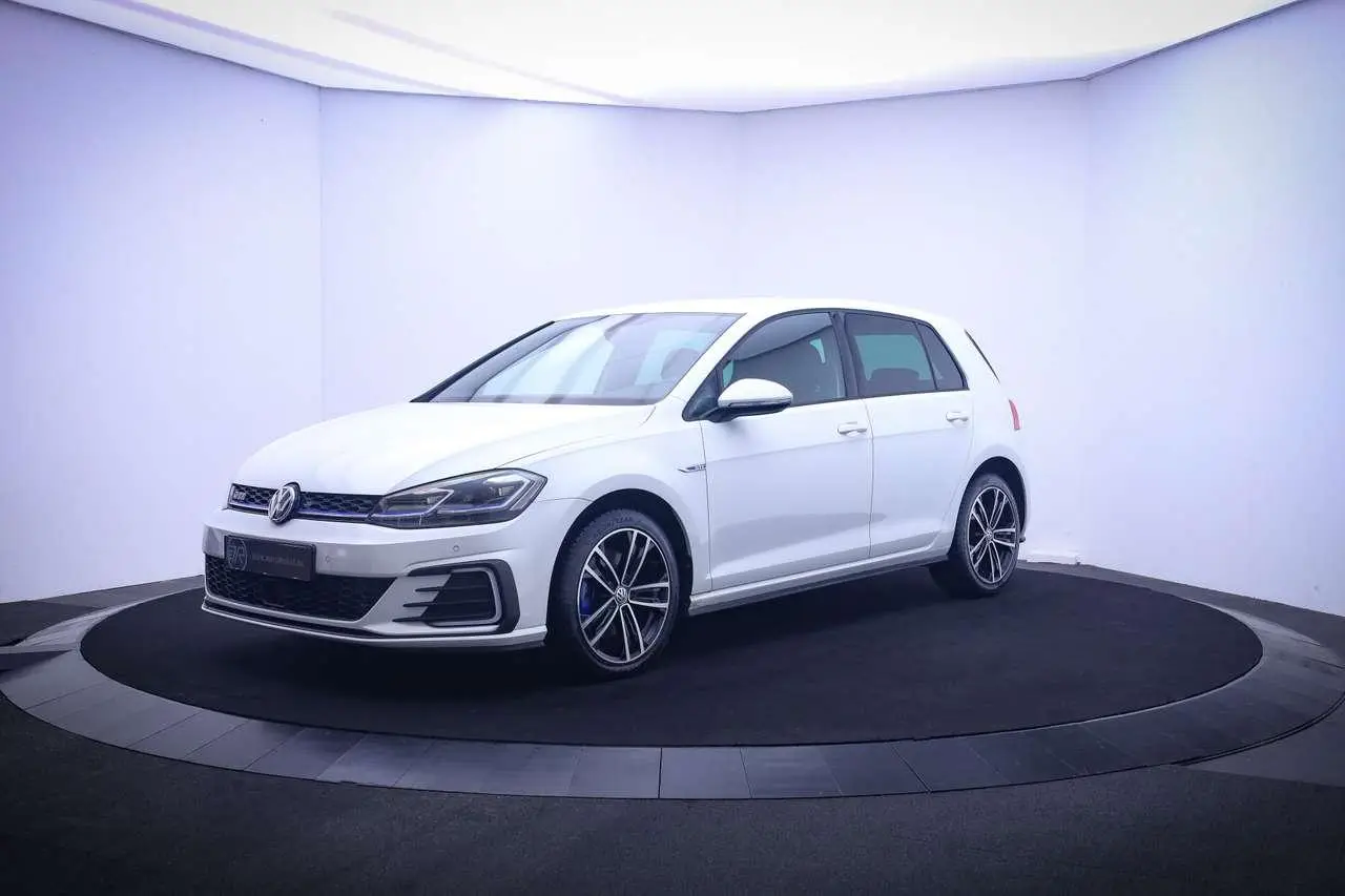 Photo 1 : Volkswagen Golf 2020 Hybride