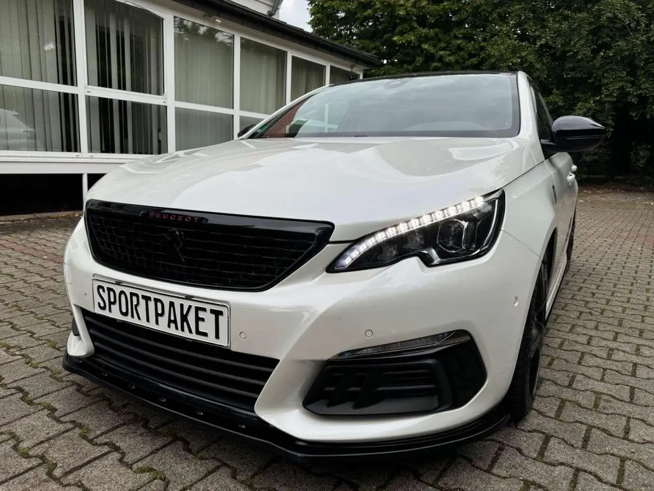 Photo 1 : Peugeot 308 2018 Petrol