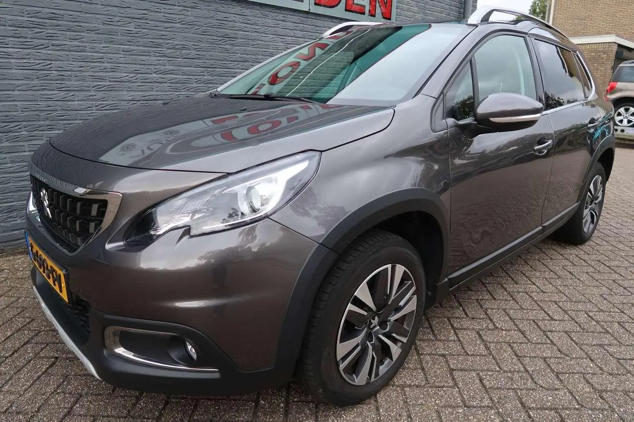 Photo 1 : Peugeot 2008 2019 Petrol