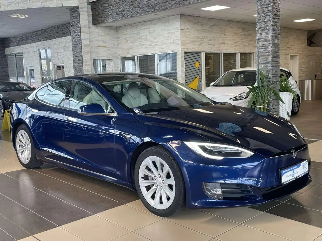 Photo 1 : Tesla Model S 2018 Électrique