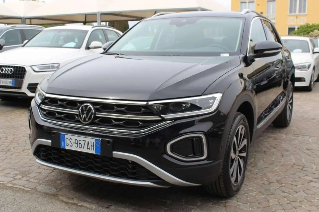 Photo 1 : Volkswagen T-roc 2024 Essence