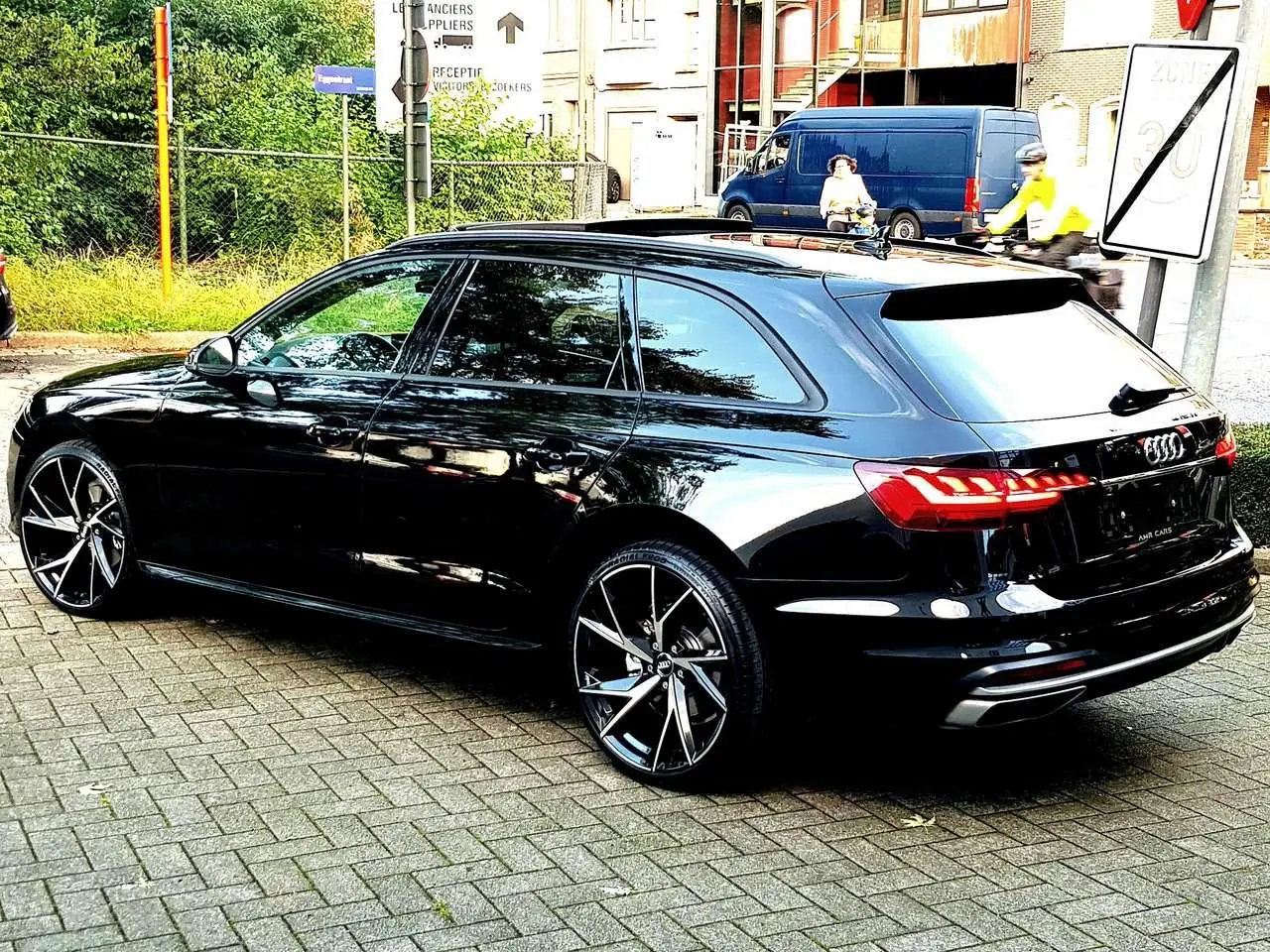 Photo 1 : Audi A4 2020 Essence