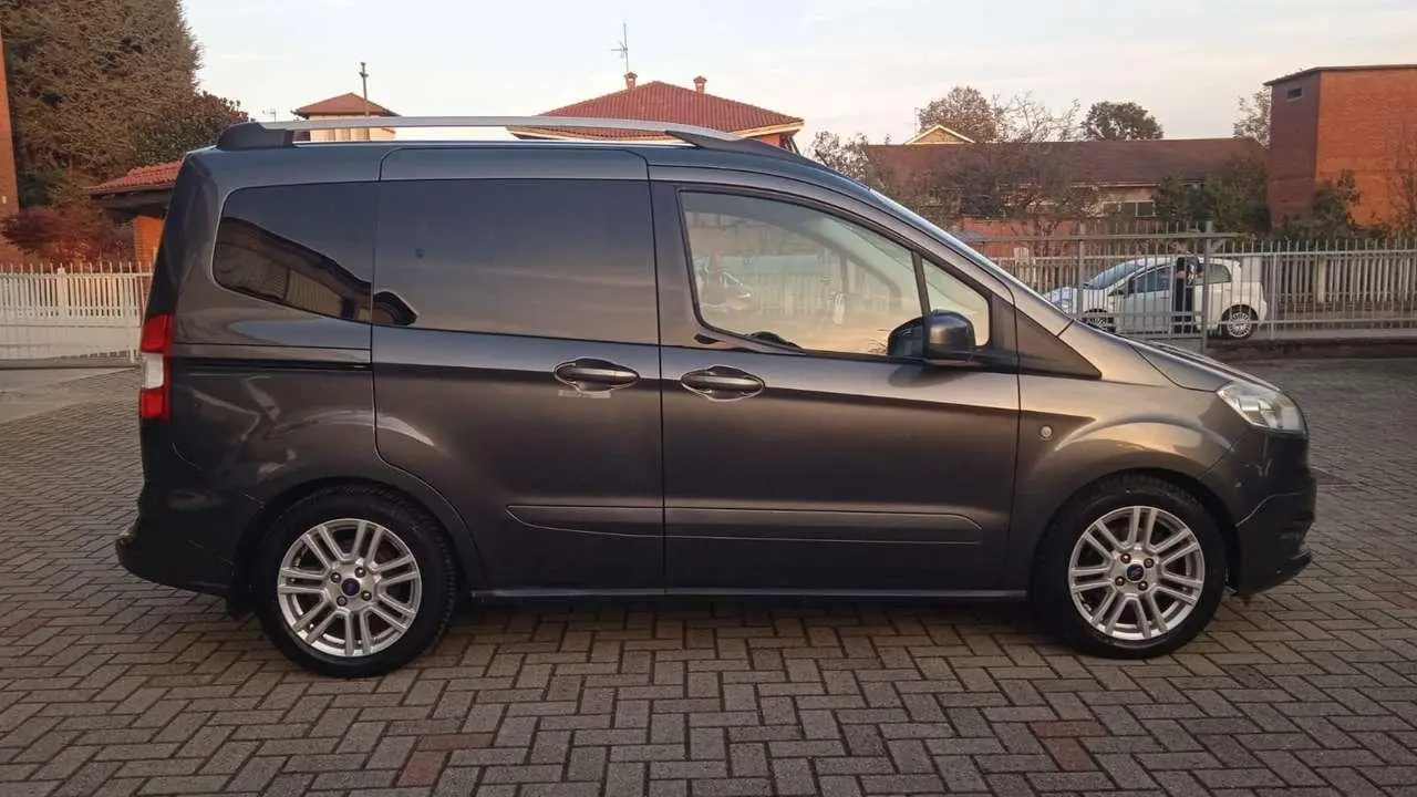 Photo 1 : Ford Tourneo 2016 Petrol