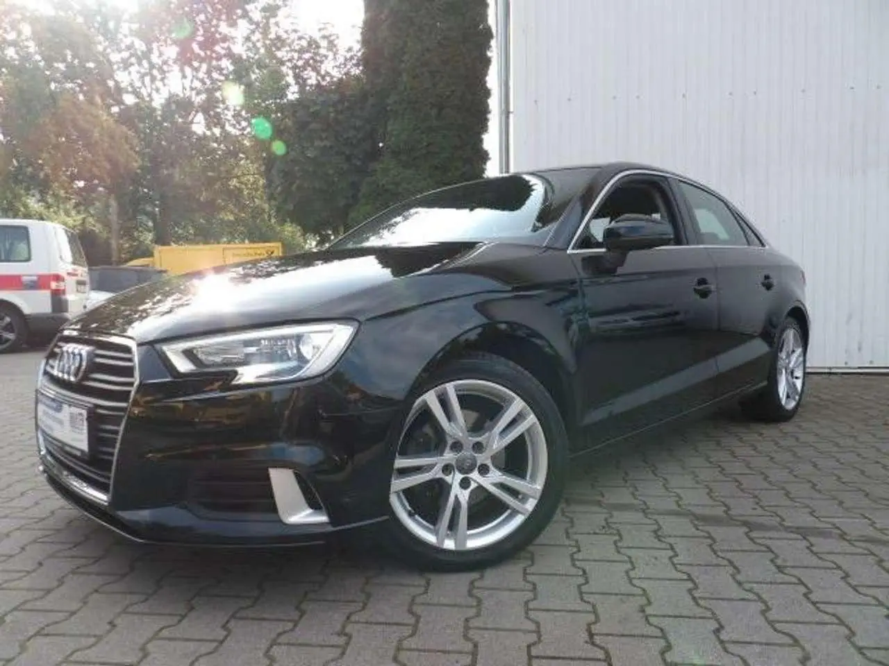 Photo 1 : Audi A3 2018 Petrol