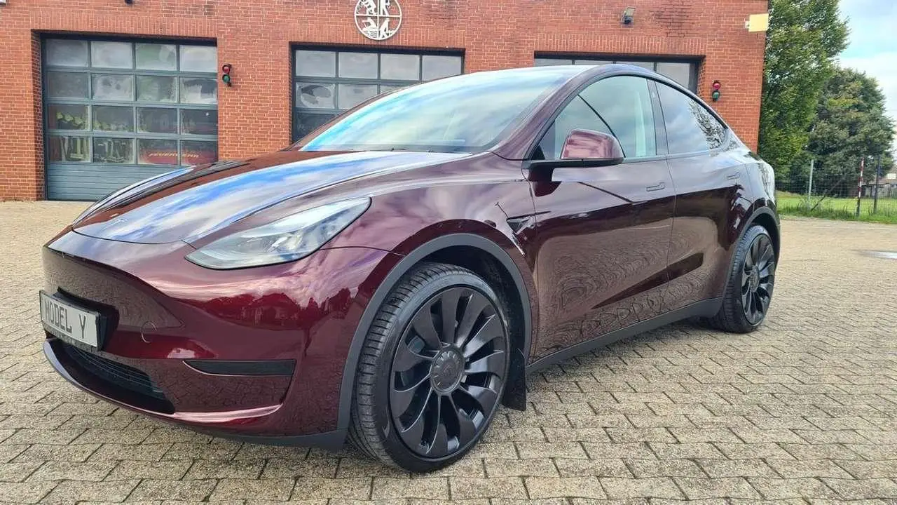 Photo 1 : Tesla Model Y 2023 Électrique