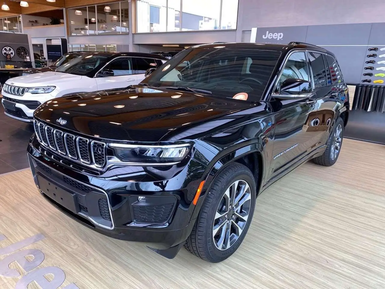 Photo 1 : Jeep Grand Cherokee 2024 Hybrid