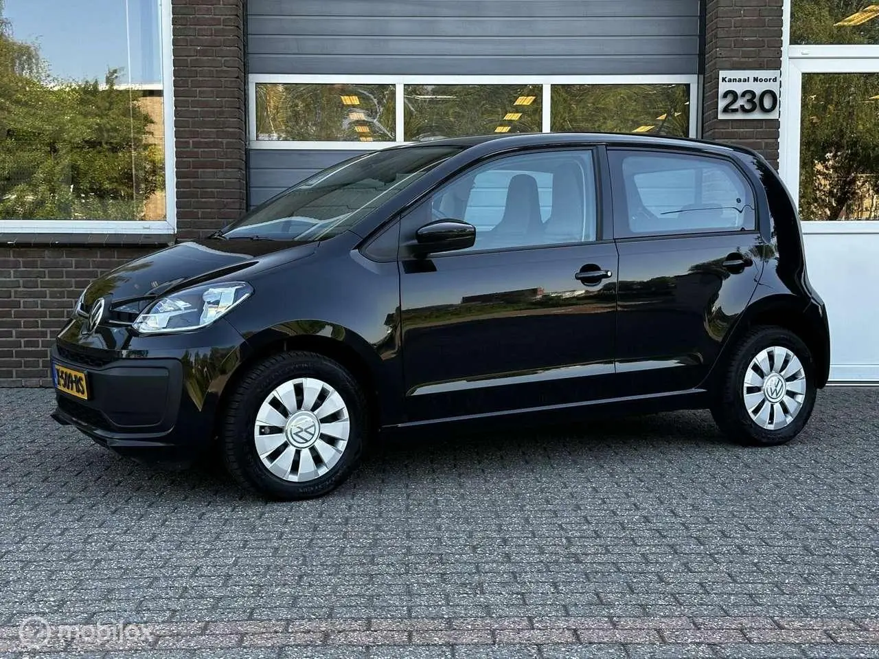 Photo 1 : Volkswagen Up! 2023 Petrol