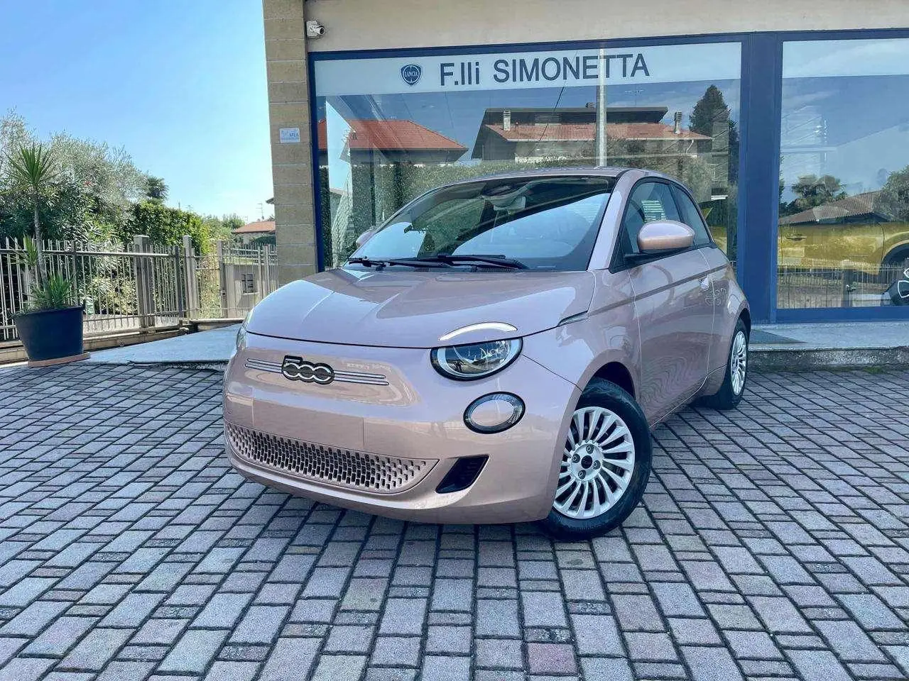 Photo 1 : Fiat 500 2023 Électrique