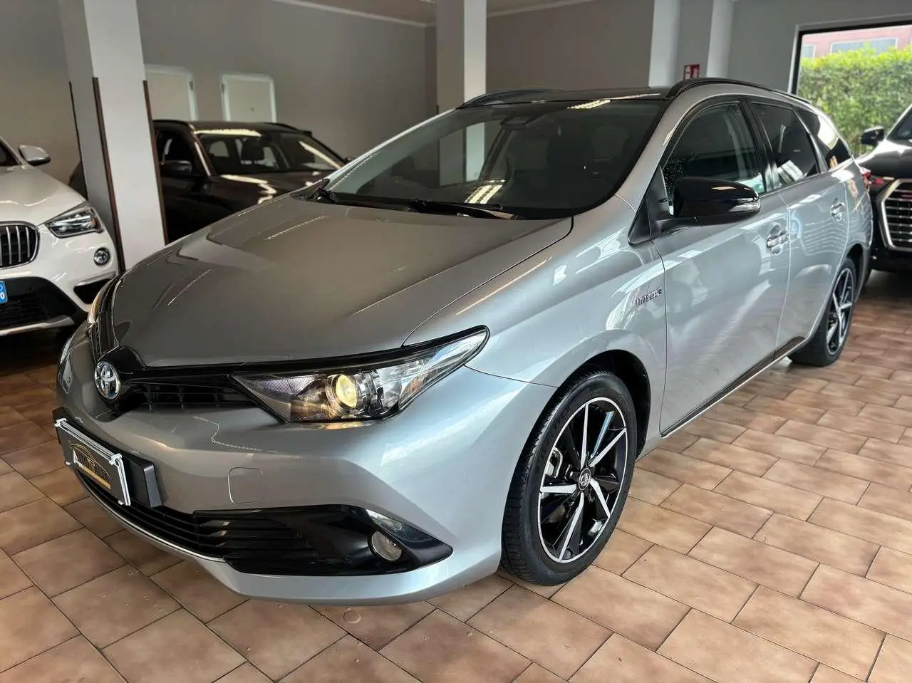 Photo 1 : Toyota Auris 2017 Hybride