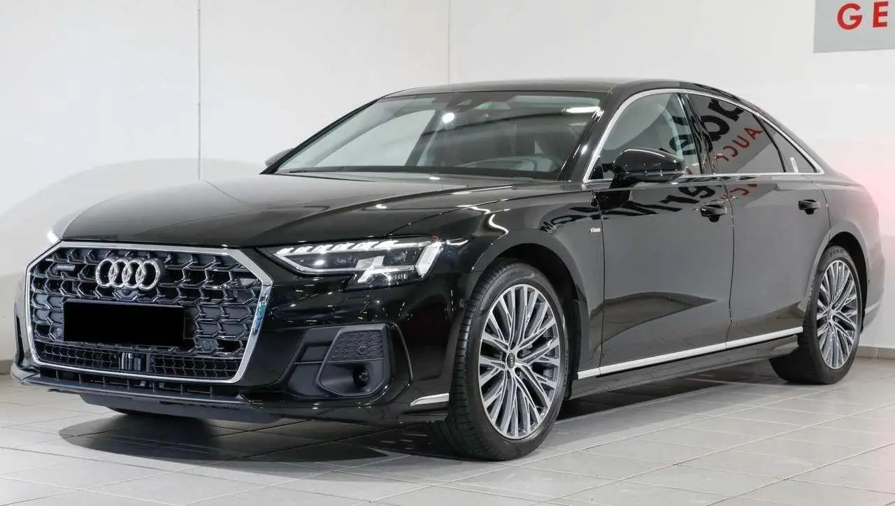 Photo 1 : Audi A8 2023 Hybrid