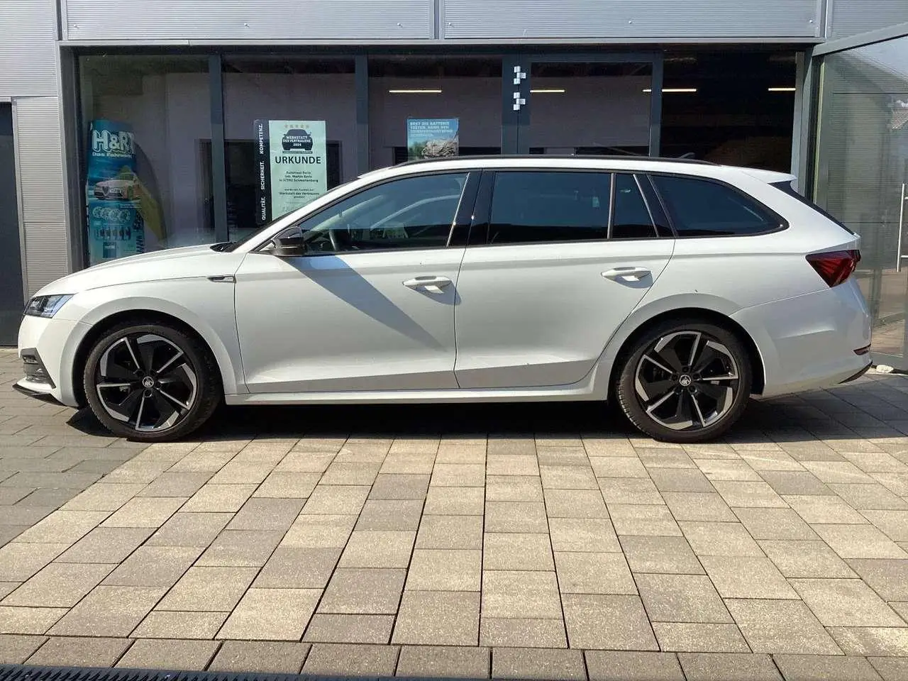 Photo 1 : Skoda Octavia 2024 Essence