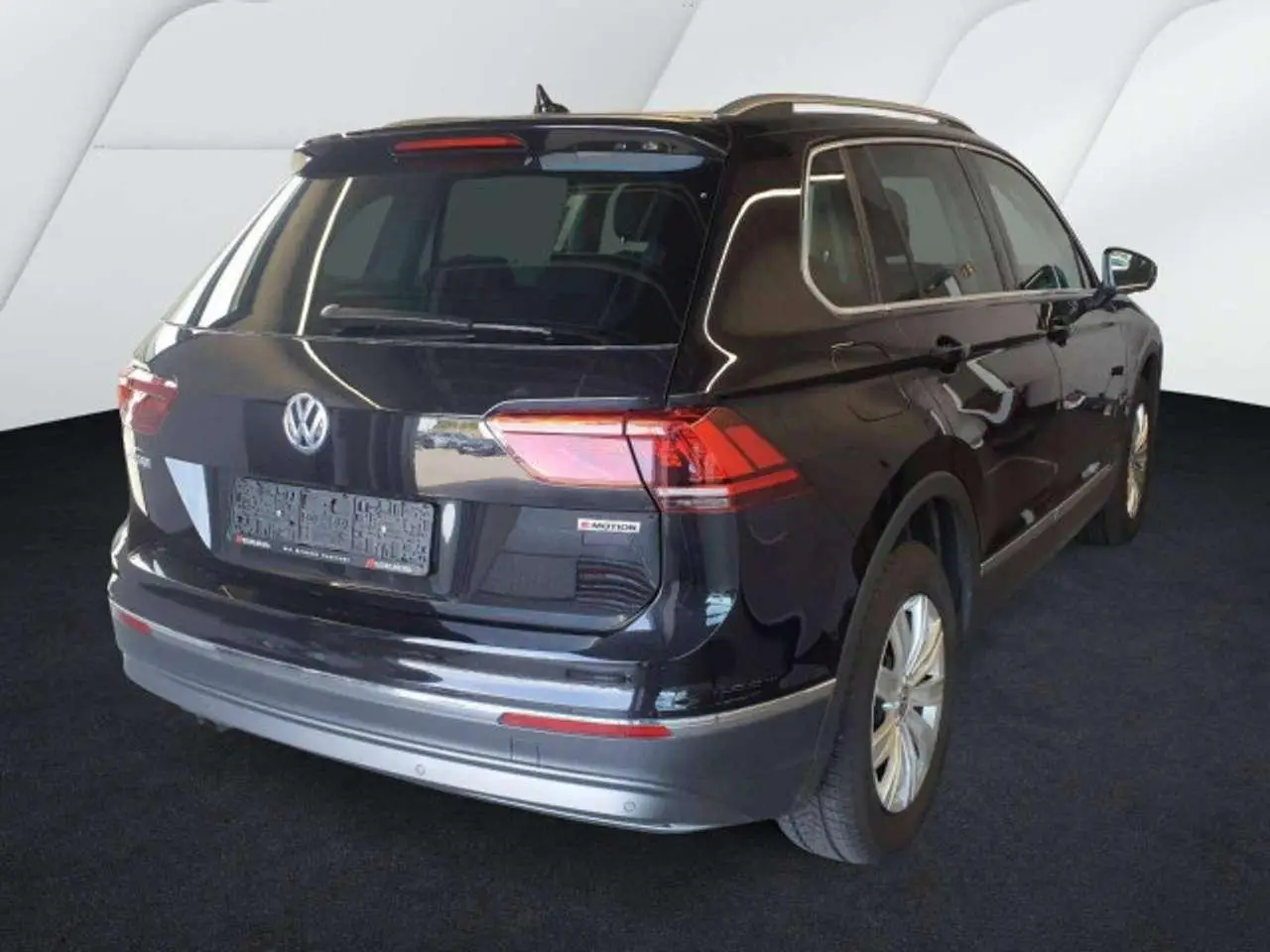 Photo 1 : Volkswagen Tiguan 2020 Essence