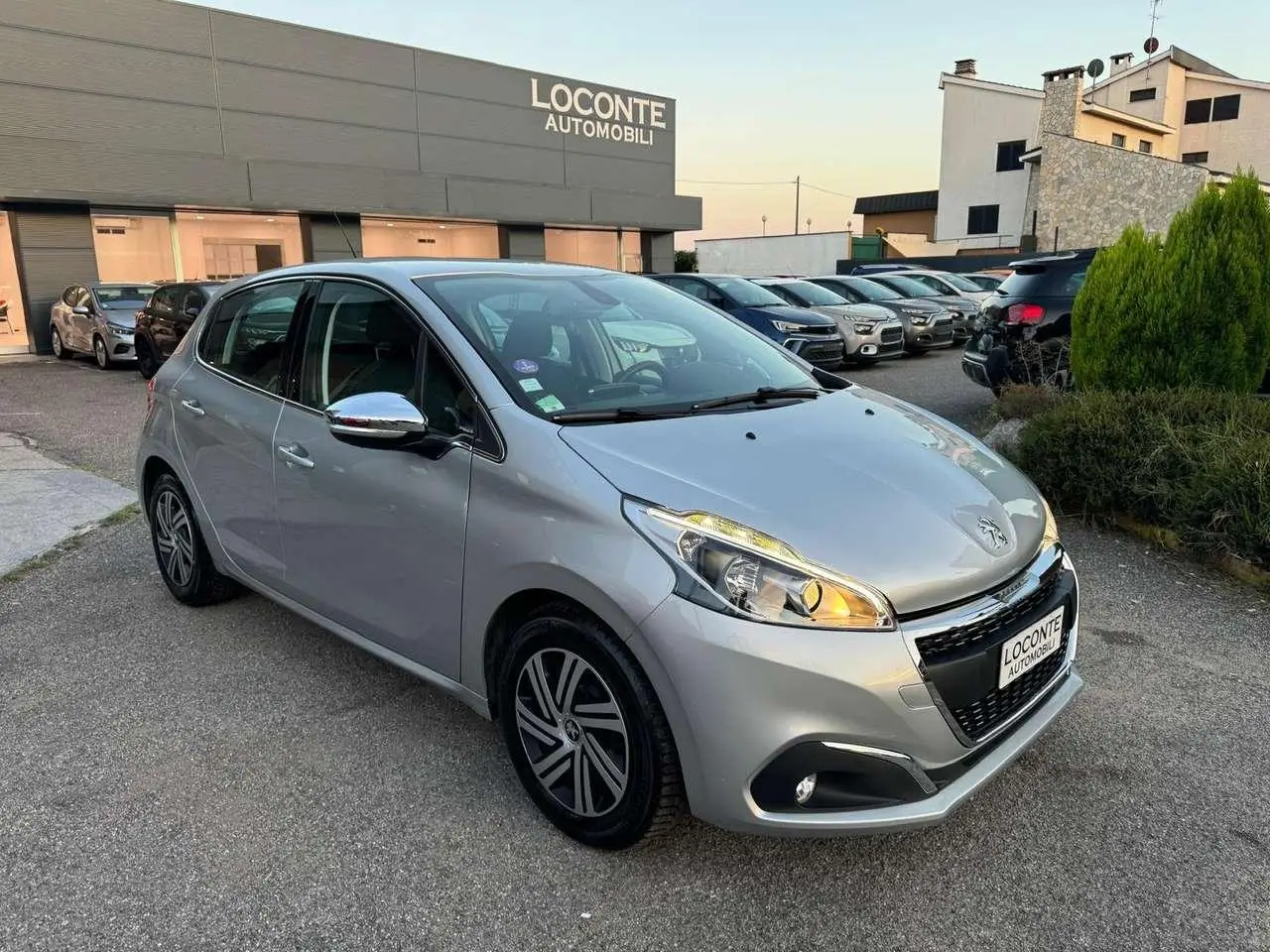 Photo 1 : Peugeot 208 2017 Petrol