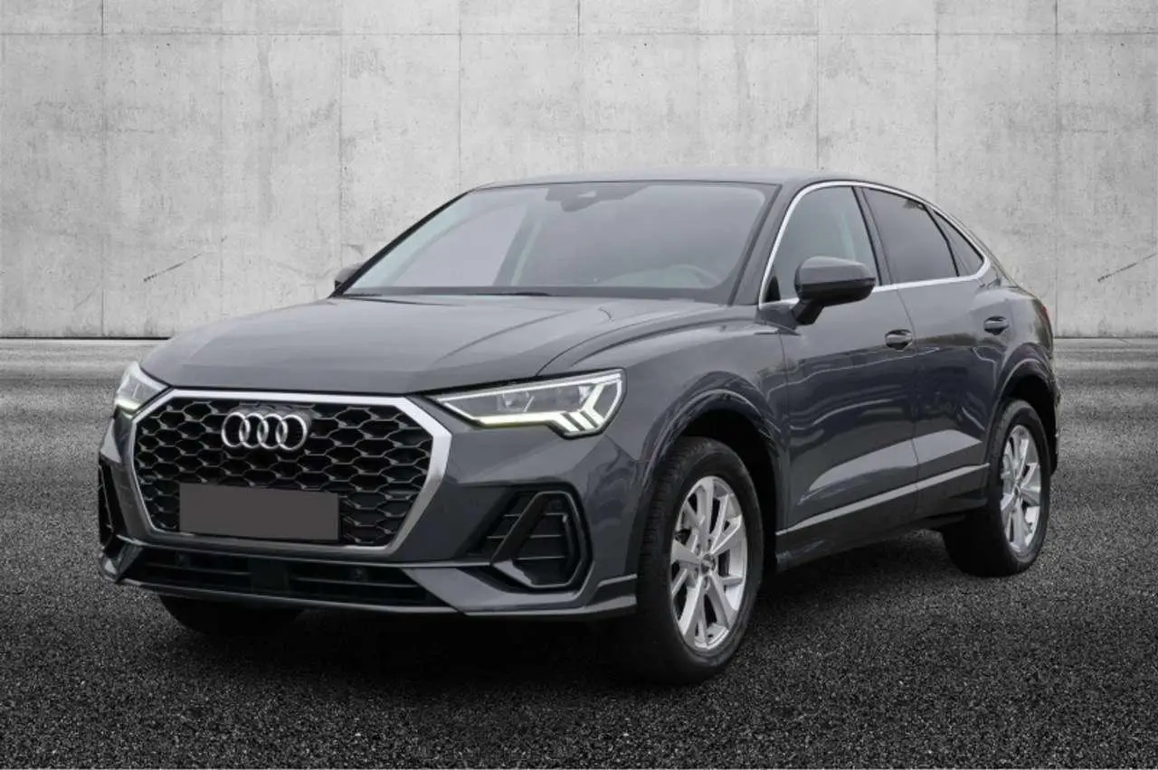 Photo 1 : Audi Q3 2020 Hybrid