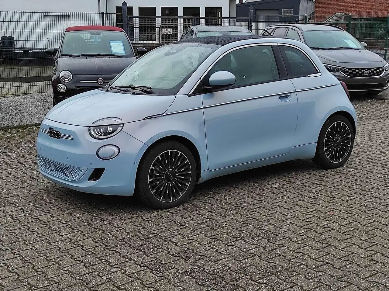 Photo 1 : Fiat 500c 2021 Electric