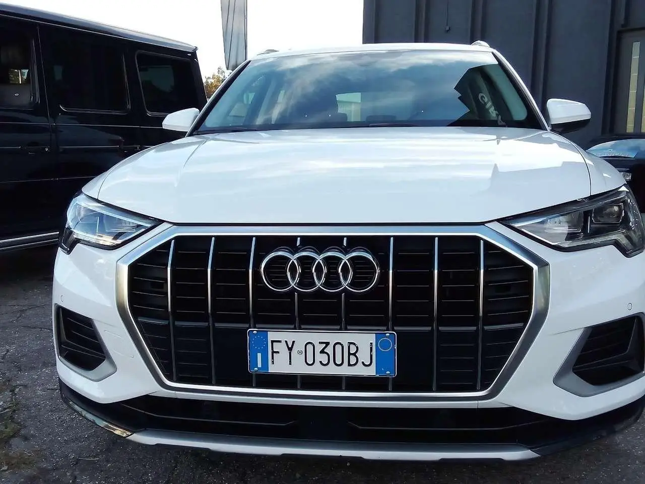 Photo 1 : Audi Q3 2019 Petrol