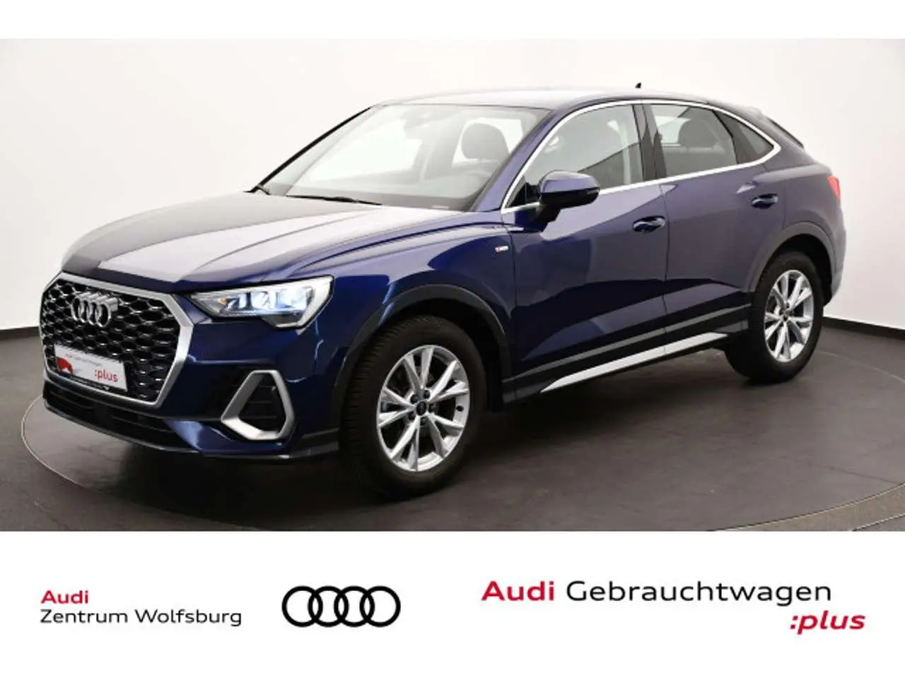 Photo 1 : Audi Q3 2023 Essence