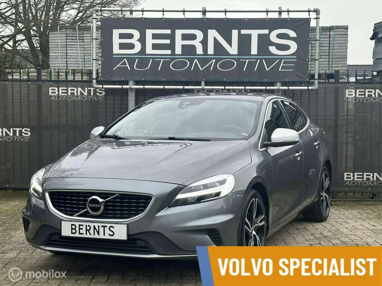 Photo 1 : Volvo V40 2019 Essence