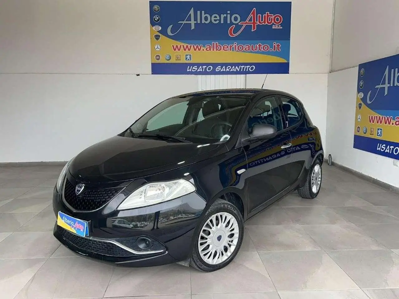 Photo 1 : Lancia Ypsilon 2016 Essence