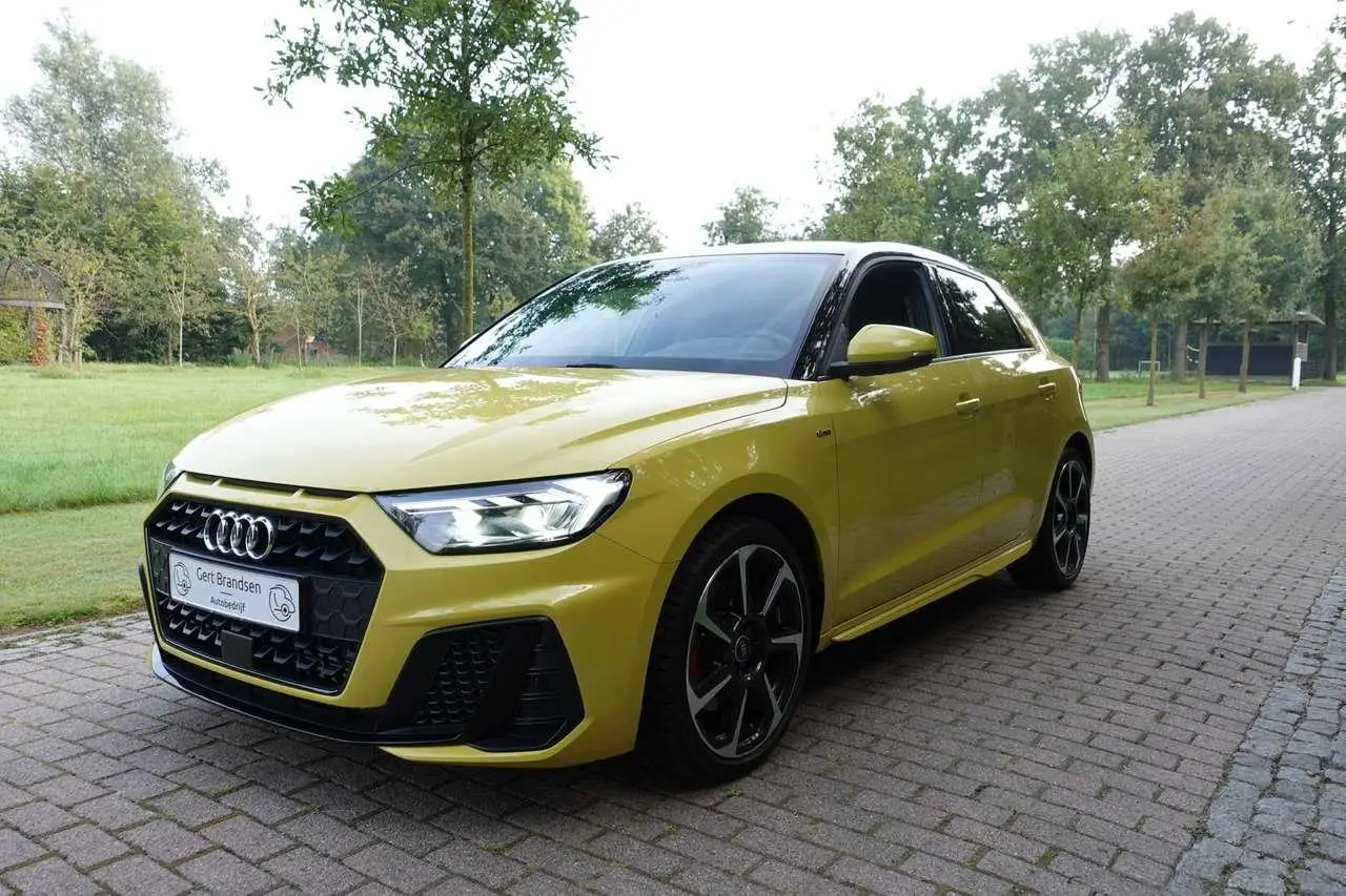 Photo 1 : Audi A1 2021 Essence