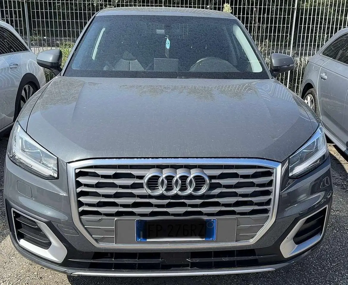 Photo 1 : Audi Q2 2017 Diesel