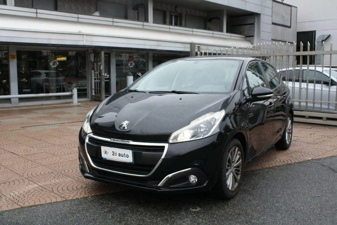 Photo 1 : Peugeot 208 2016 Essence