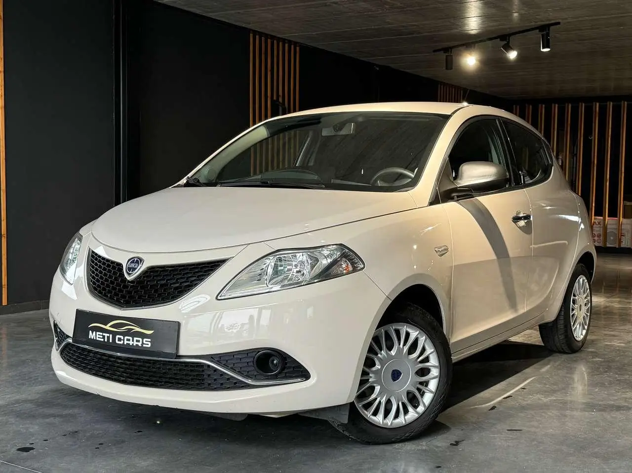 Photo 1 : Lancia Ypsilon 2017 Essence