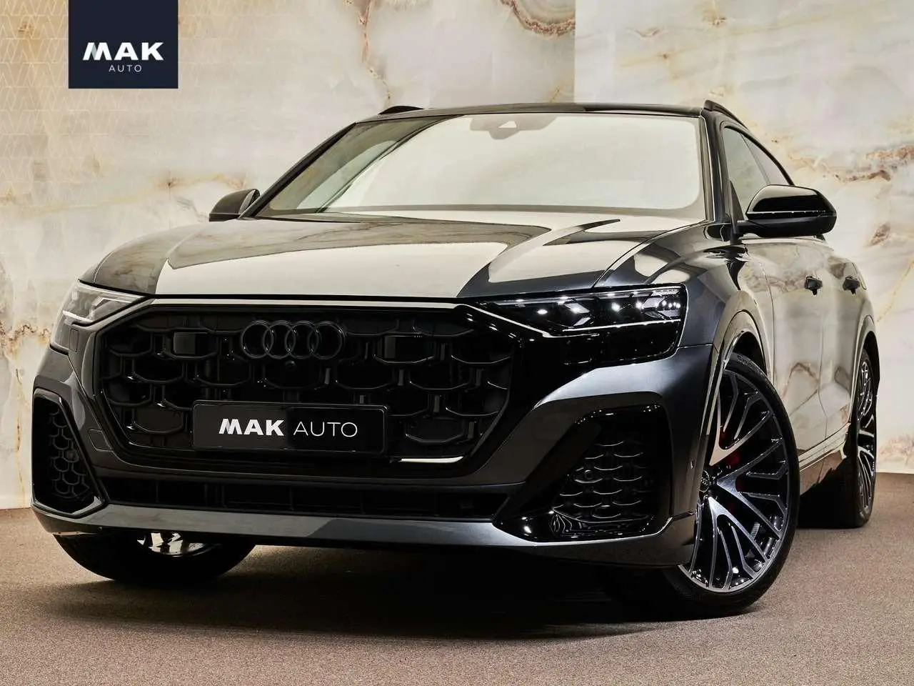 Photo 1 : Audi Q8 2024 Hybride