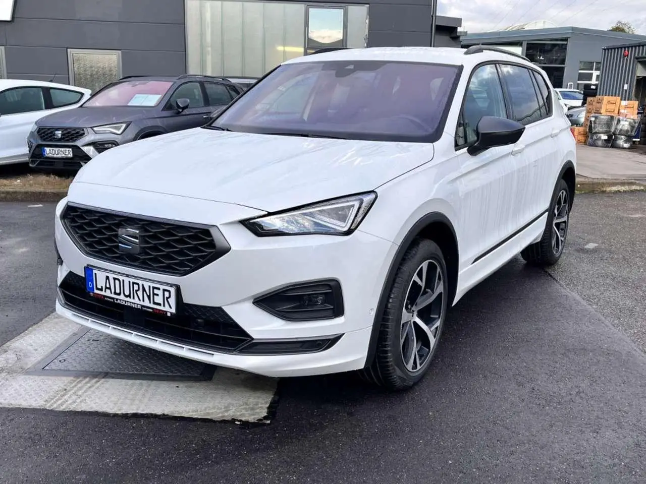 Photo 1 : Seat Tarraco 2024 Petrol