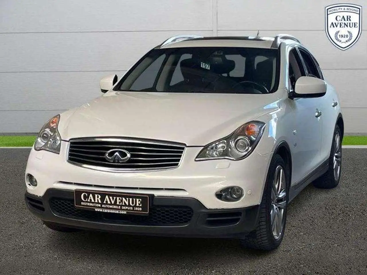 Photo 1 : Infiniti Qx50 2016 Diesel